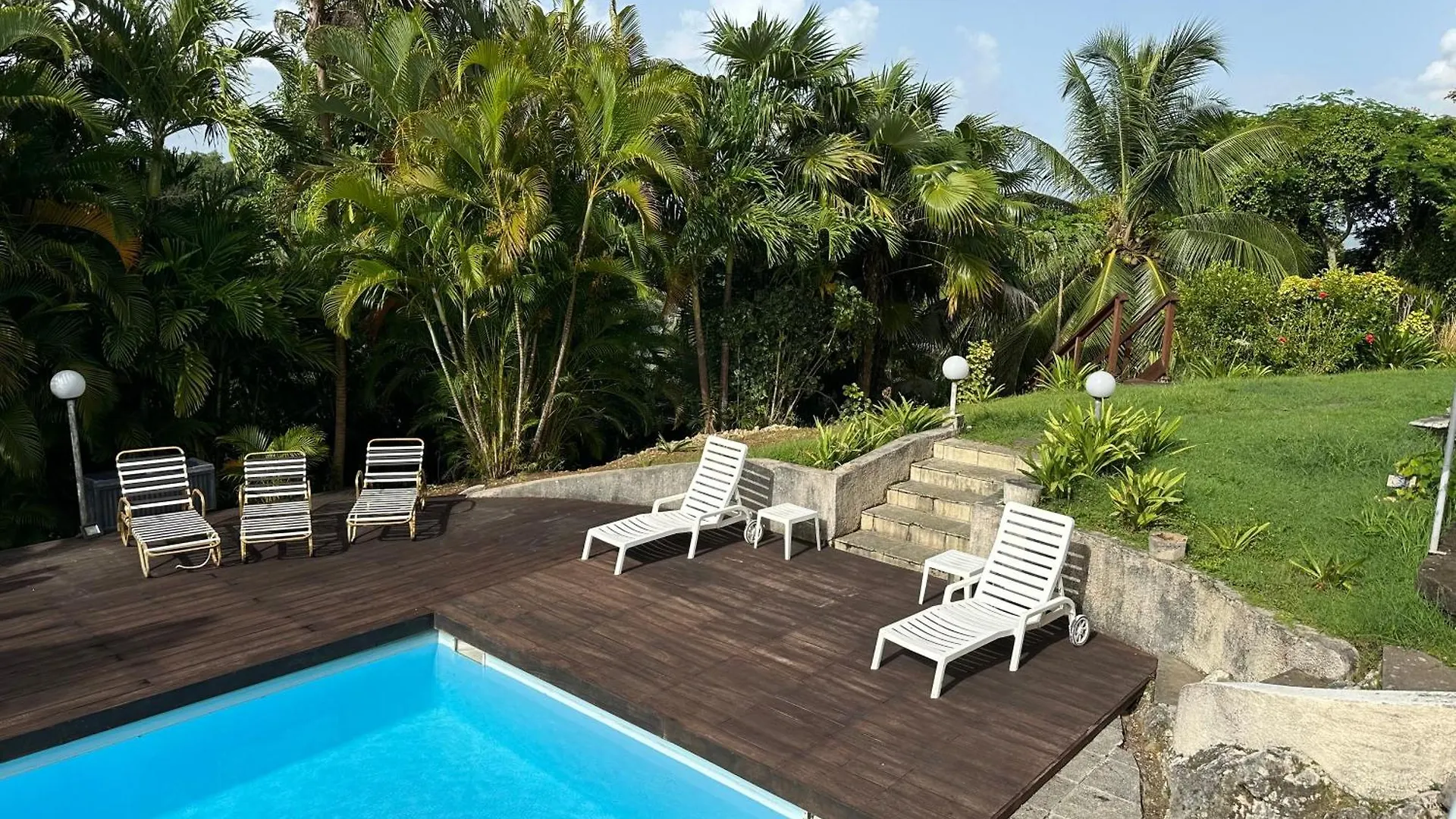 Pensionat Residence Morne Bunel En Guadeloupe - Zone Prisee Abymes - Gosier - Pointe-A-Pitre Avec Piscine, Jardin, Arbres Fruitiers Les Abymes
