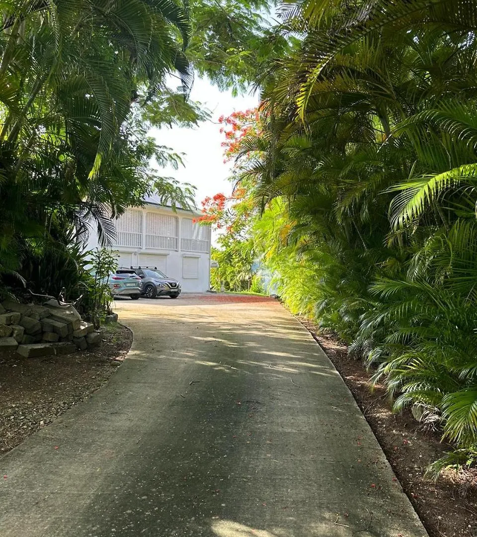Guest house Residence Morne Bunel En Guadeloupe - Zone Prisee Abymes - Gosier - Pointe-A-Pitre Avec Piscine, Jardin, Arbres Fruitiers Les Abymes